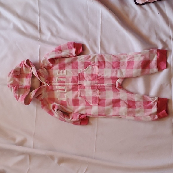 Girls 9m Fleece Plaid 'Cute' Onesie - Picture 1 of 1